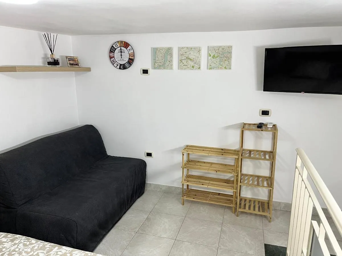 Bed and Breakfast Regy Nápoles 0*,  Italia